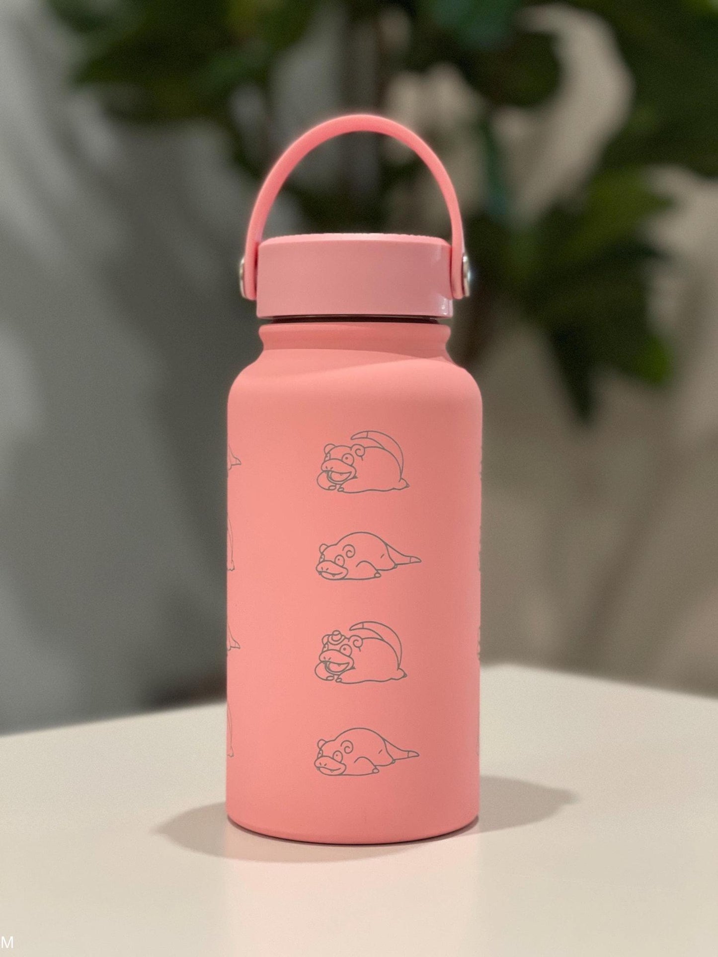 Slowpoke Water Bottle Coffee Tumbler with Galarian Slowpoke and Detective Hat, Engraved Waterbottle Travel Mug Anime Fan Birthday Gift