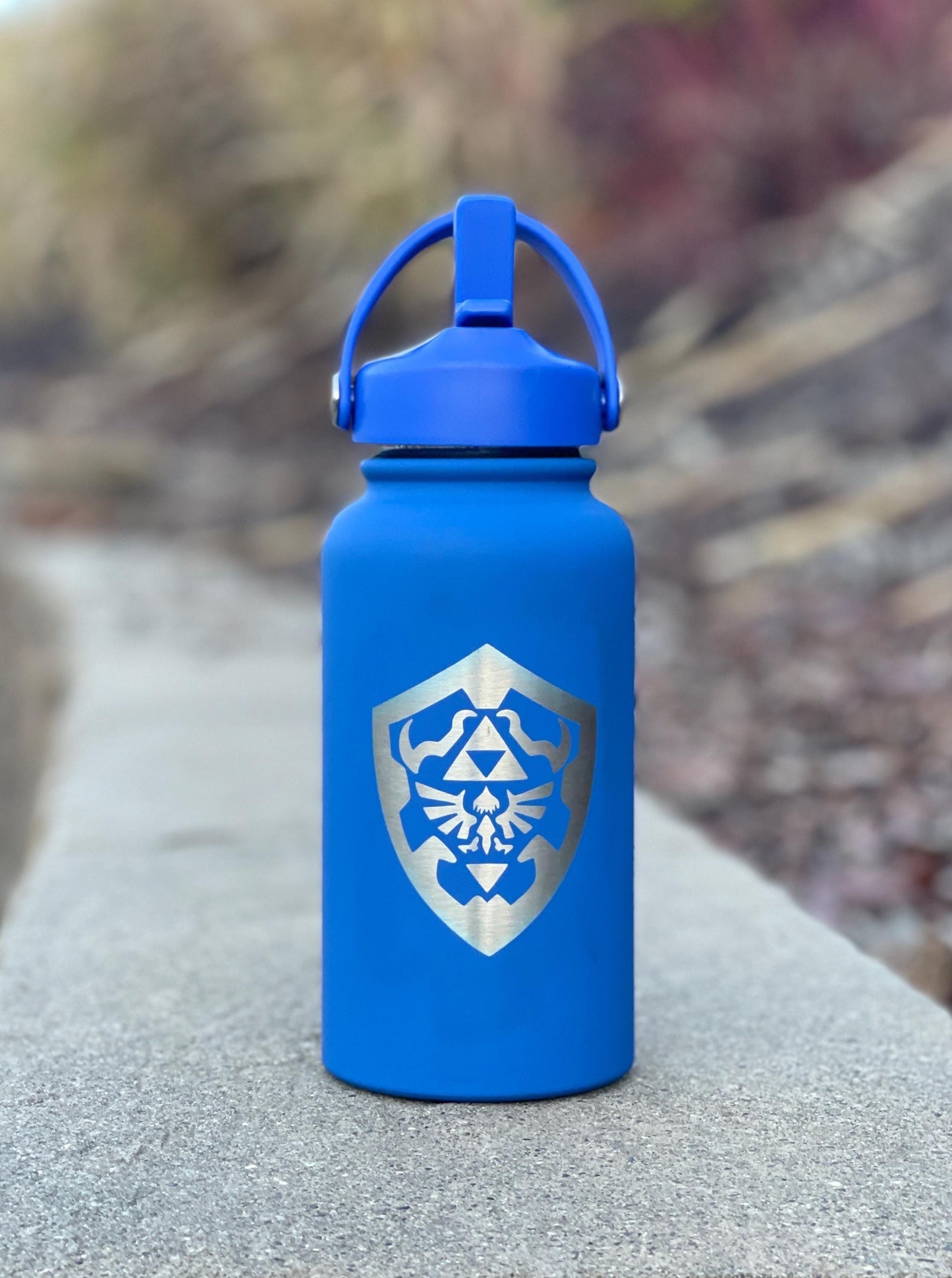 Zelda Hylian Shield & Sword Link Water Bottle, Breath of the Wild Coffee Tumbler, Gamer Birthday Anniversary Travel Mug Thermos Flask Gift