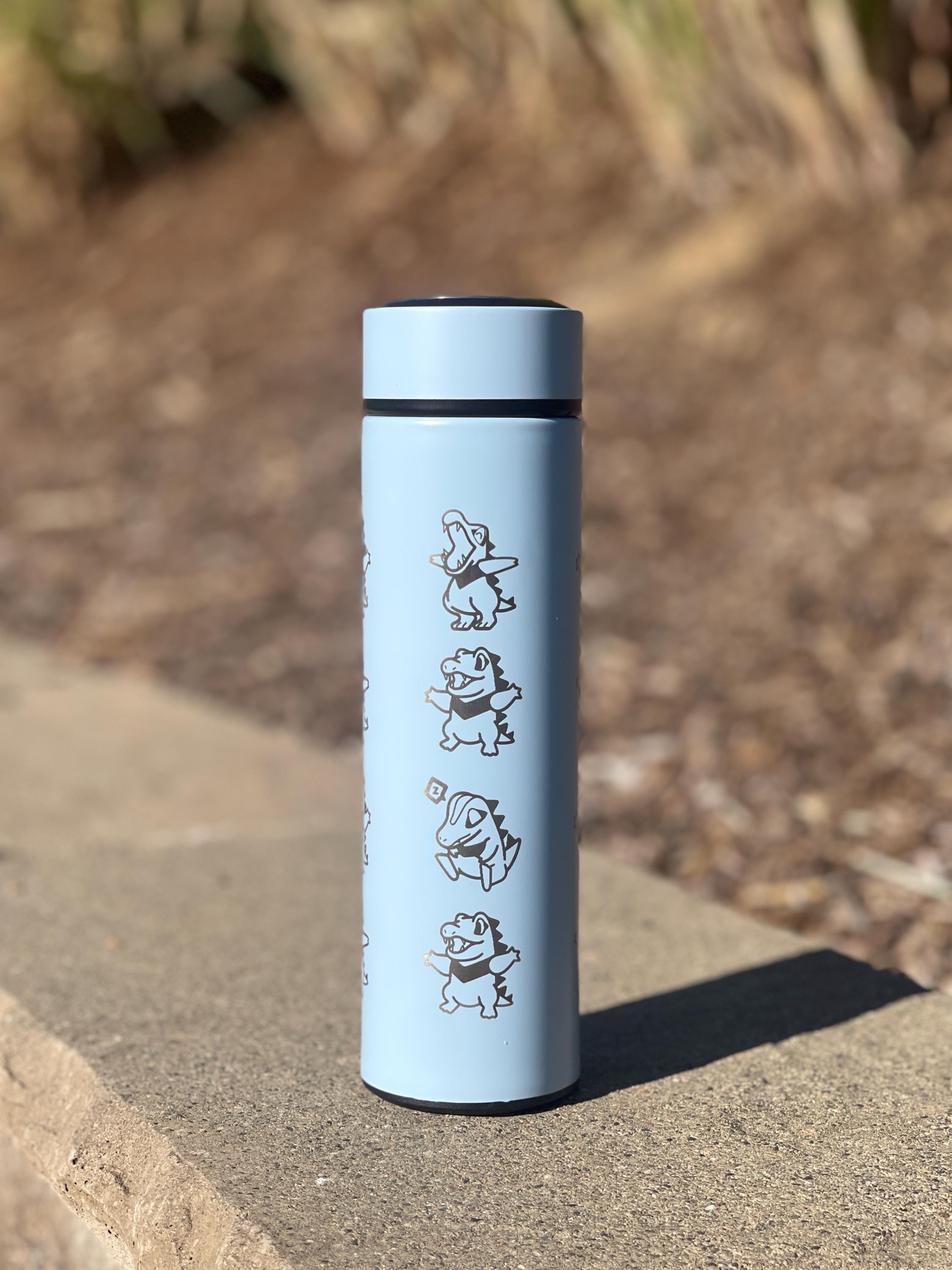 Totodile Coffee Tumbler, Engraved Water Bottle with Tea Infuser, Mystery Dungeon Scarf, Johto Legends ZA Starter Flask Anniversary Gift